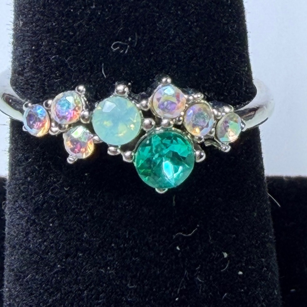 Fragrant Jewels‎ Silver Tone Emerald Green and Aurora Borealis Ring Size 7